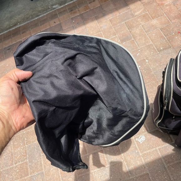 Golf bag rain cover universal model fits all 
With adjustable Velcro straps - Picture 3 of 6